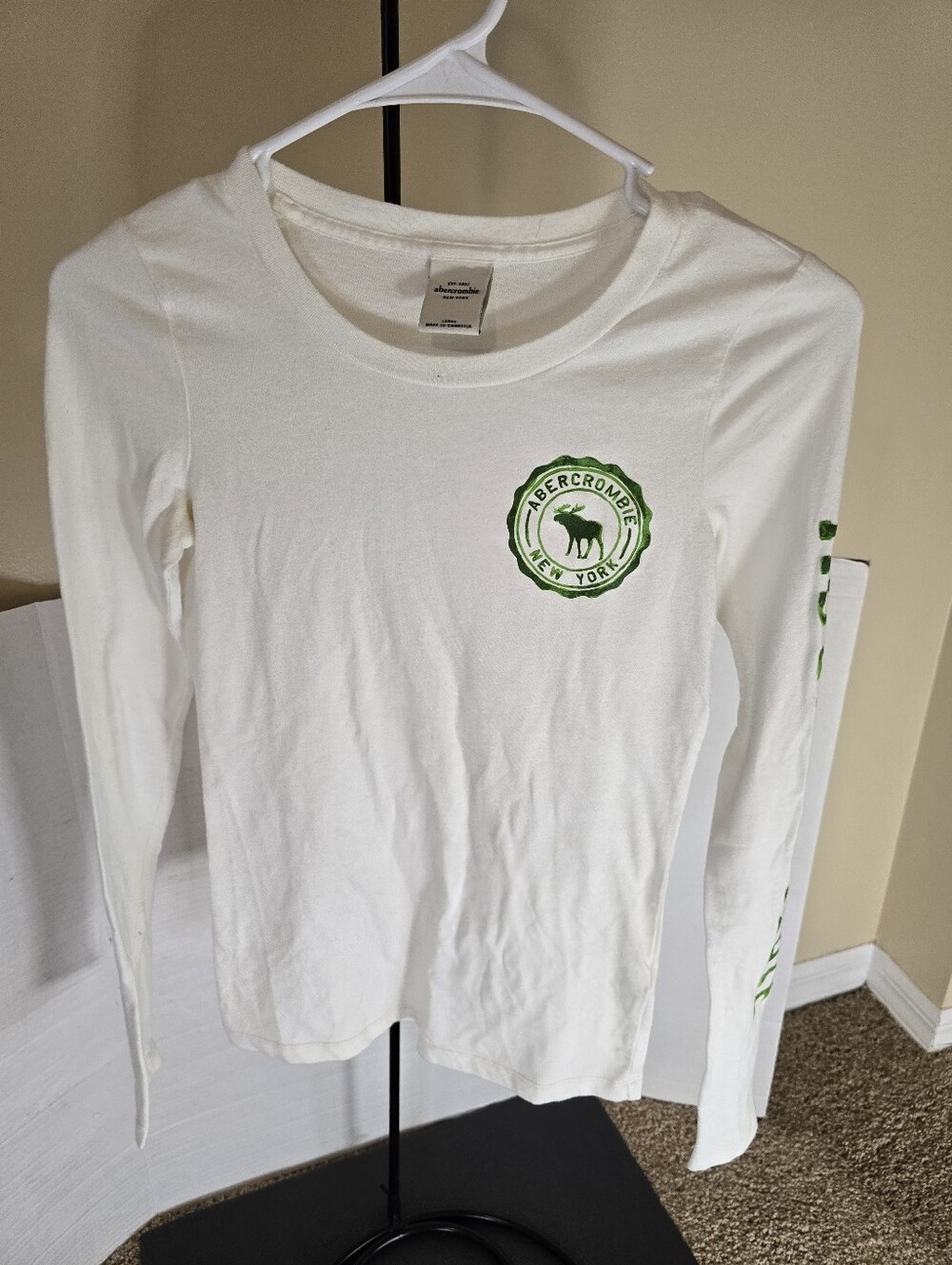 Abercrombie & Fitch Youth Large White Long Sleeve T-Shirt Logo Graphic Casual